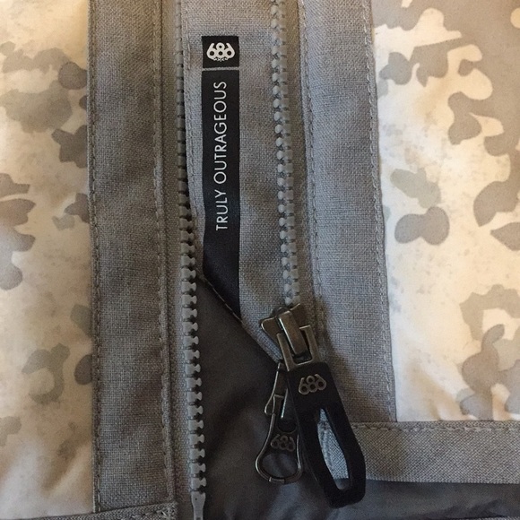 686 authentic Hillside Vest - Picture 4 of 4